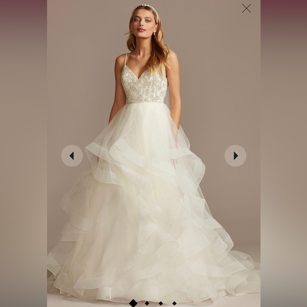 David’s Bridal Wedding Dress💍Plus size!24W Beaded bodice w/ tiered skirt- Ivory - Picture 1 of 8